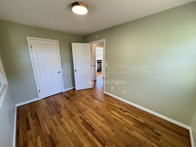 Building Photo - 9545 N Hodge Ave