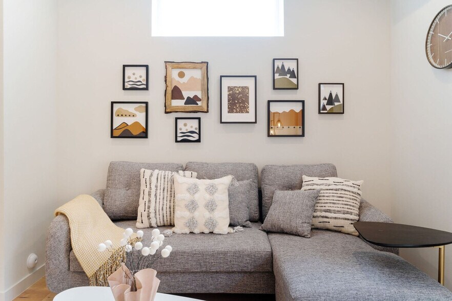 Building Photo - 4424 Burke Ave N