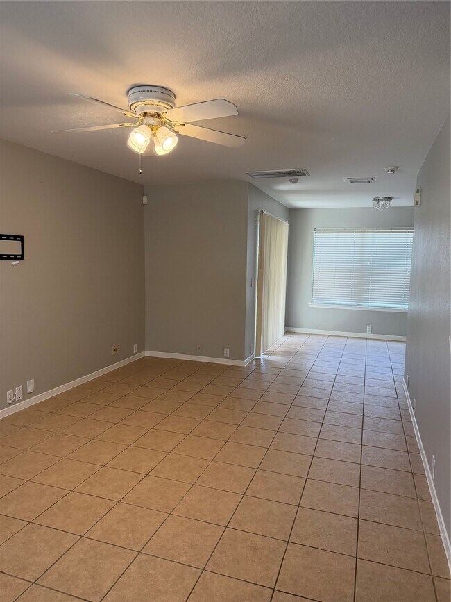 Building Photo - 635 Cypresswood Trce