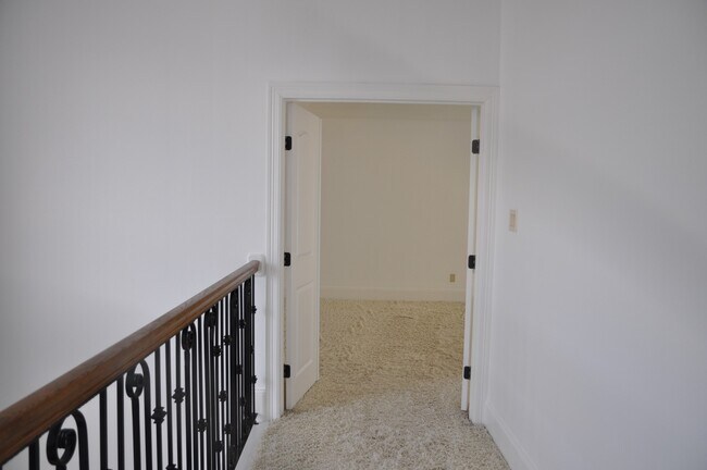 Building Photo - 5922 Burgoyne Dr.