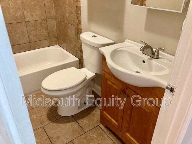 Building Photo - 54 Monroe Ave