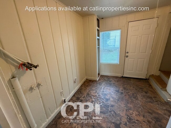 Building Photo - 323.5 15th Ave