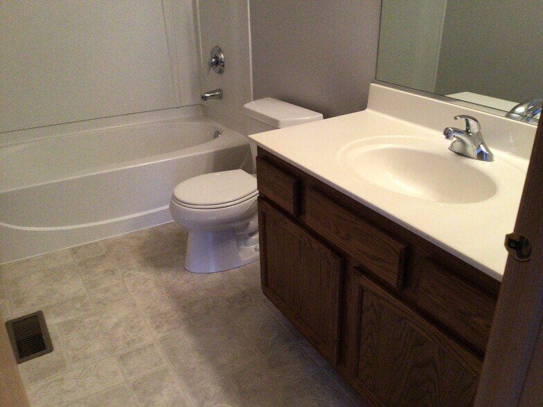 Building Photo - 39234 N Ogden Ln