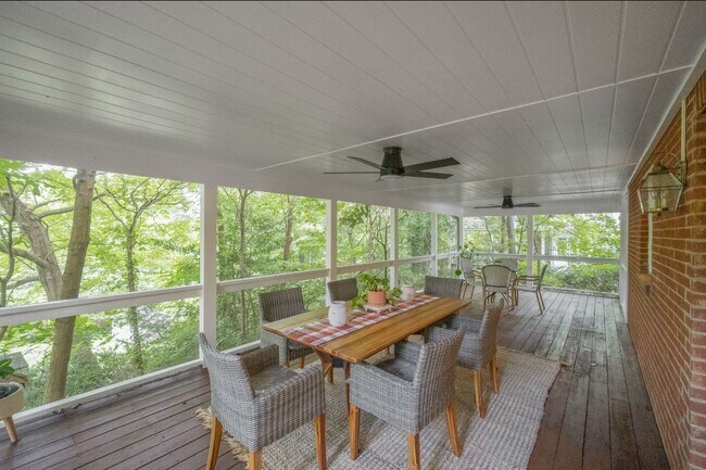 Building Photo - 2406 Bennington Rd