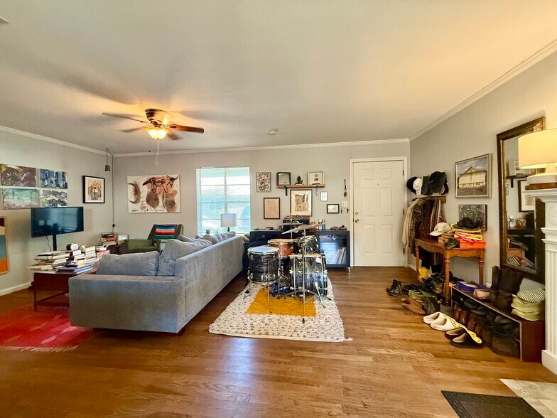 Building Photo - 3014 Matador Drive