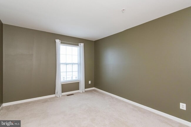 Building Photo - 415 Granville Ct
