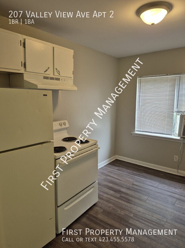 Building Photo - 207 Valley View Ave