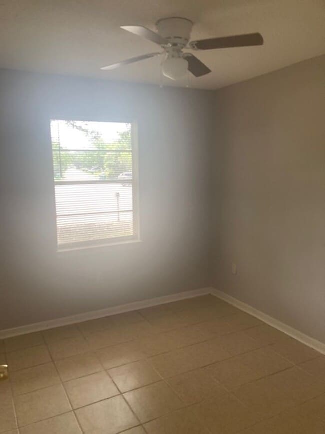 Building Photo - Gulfport 3 Bedroom