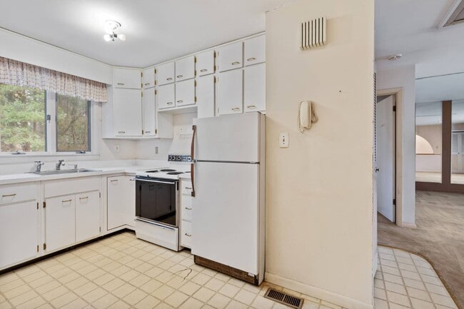 Building Photo - 11704 Woodland Dr