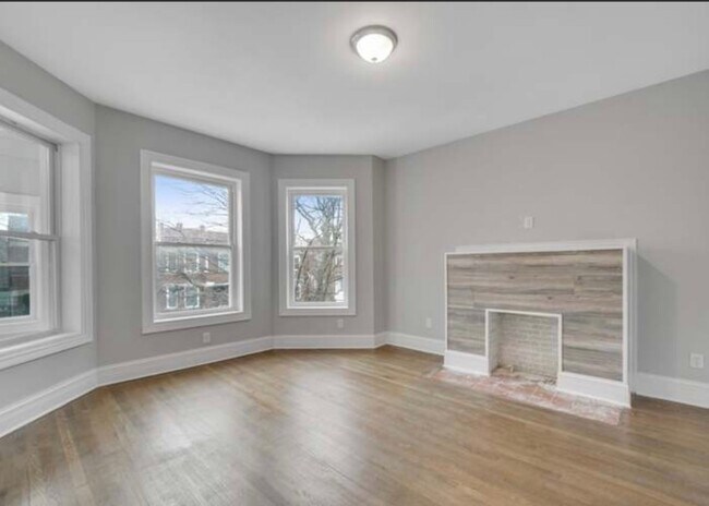 Building Photo - 6234 S Rhodes Ave