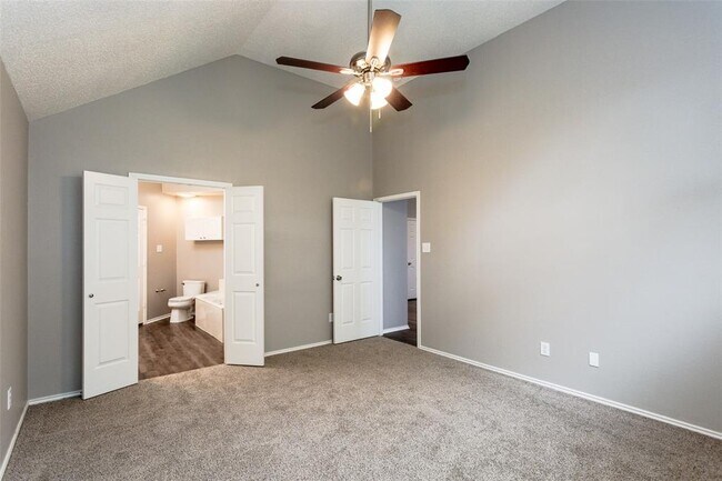 Building Photo - 923 Golden Grove Dr