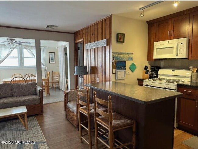 Building Photo - 2200 Oceanfront