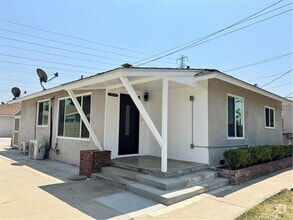 Building Photo - 5828 N Vista St