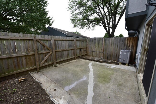 Building Photo - 1030 Galliton Ct