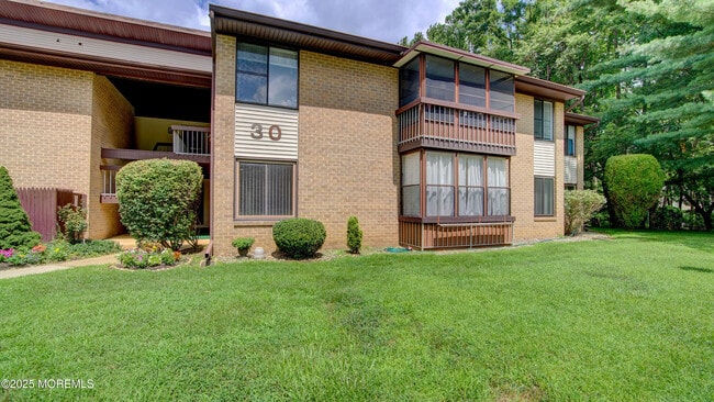 Building Photo - 30 Meadow Green Cir