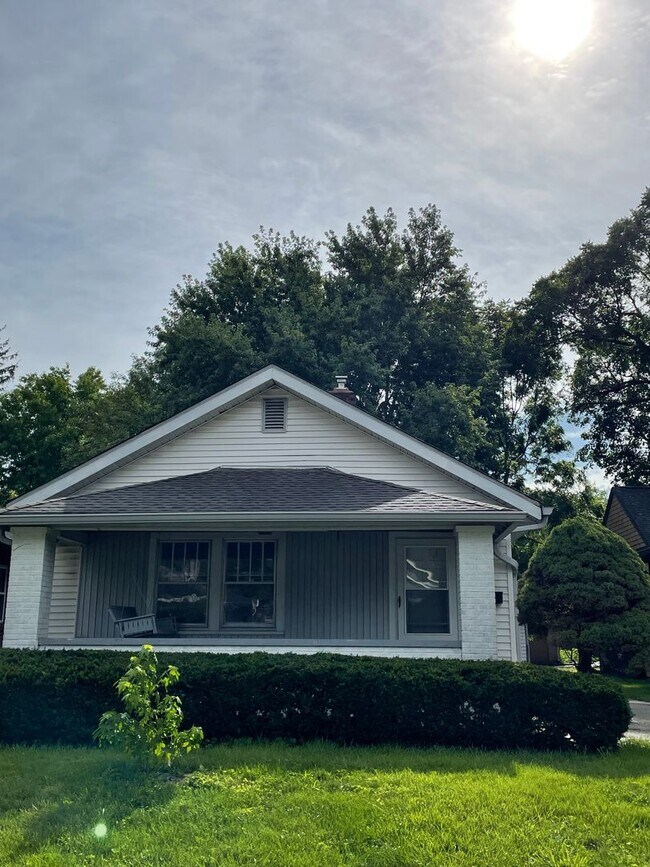 Broad Ripple 2 BR bungalow 6133 Crittenden Ave Indianapolis IN