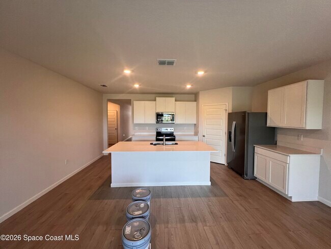 Building Photo - 1493 Garabaldi Cir SE