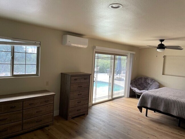 Building Photo - This Anderson Home is a Must See! Amazing ...