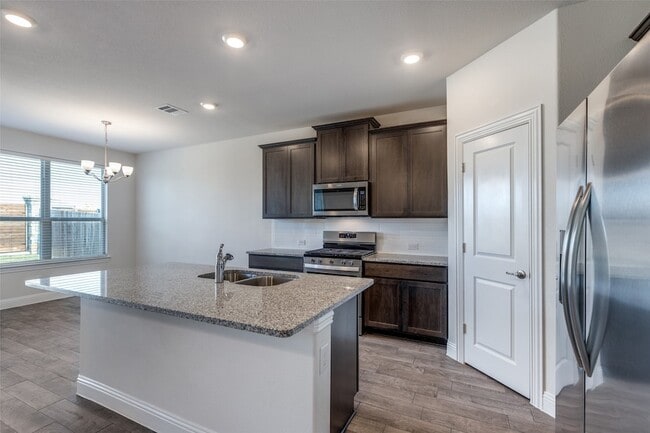 Building Photo - 10909 Los Alamos Dr