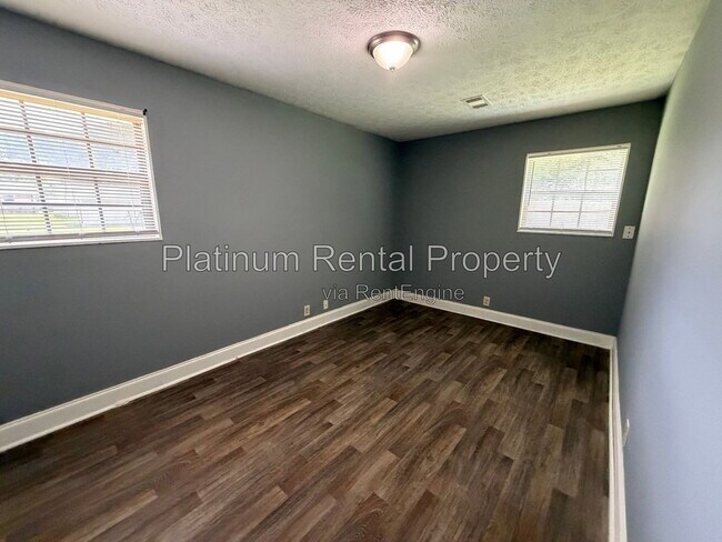 Building Photo - 1512 Waverly Way