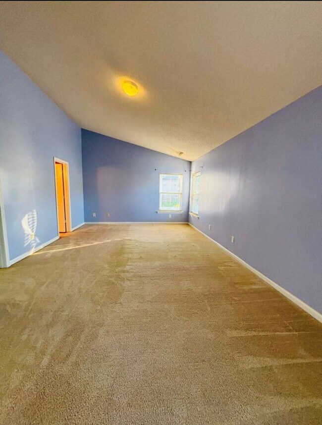 Building Photo - 5BR 2.5BA w/ Fenced Yard • Loft in Raleigh