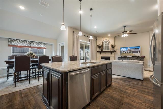 Building Photo - 335 Bluewood Dr