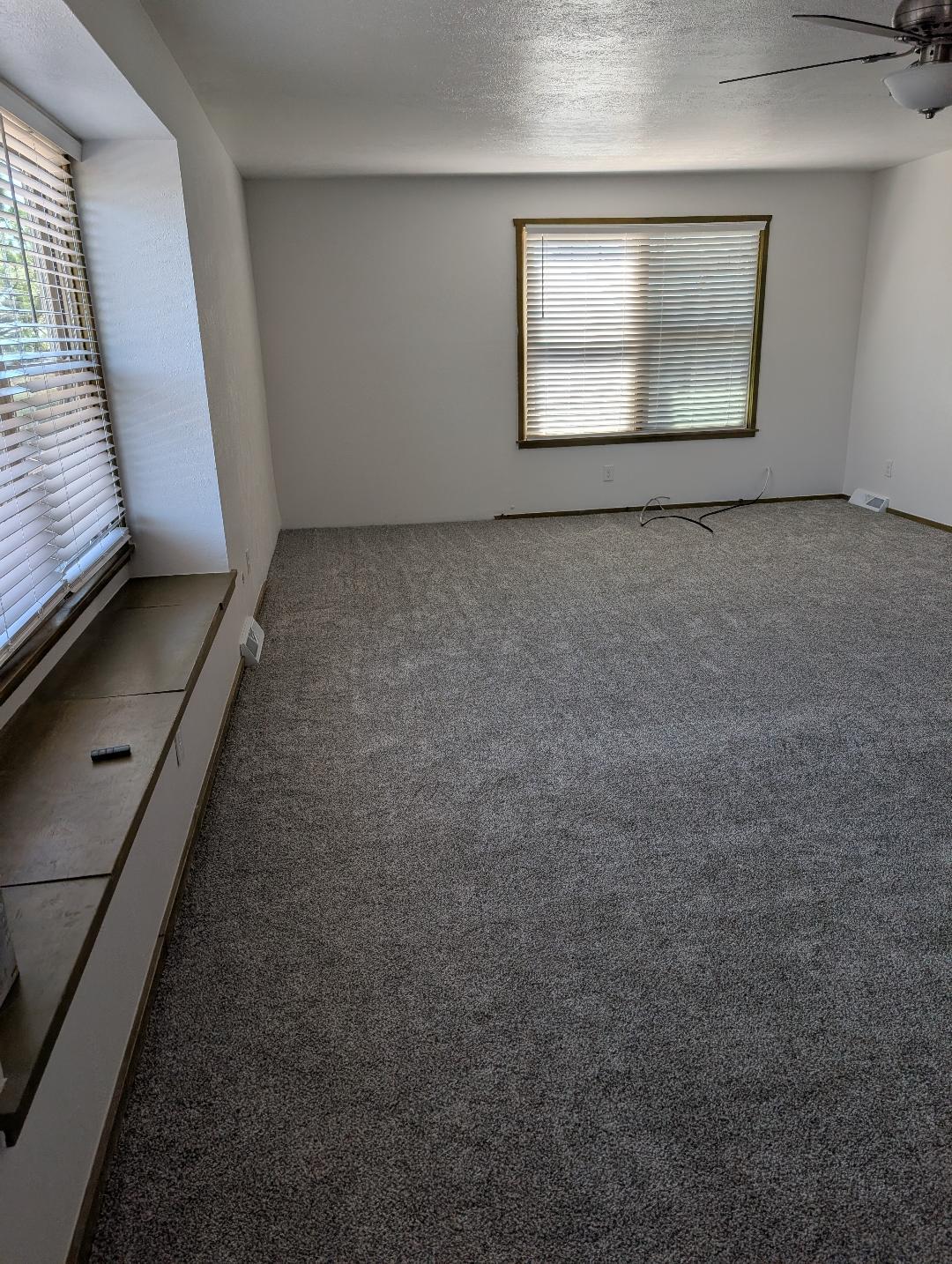 Building Photo - 1393 S Foothill Dr
