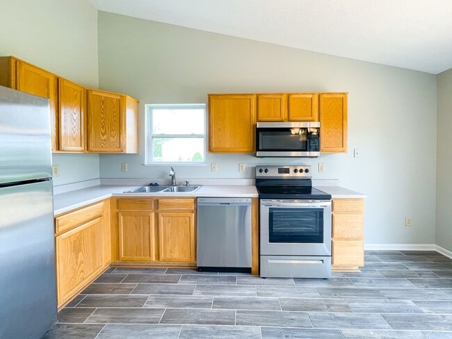 Building Photo - 4525 Golden Hinde Way