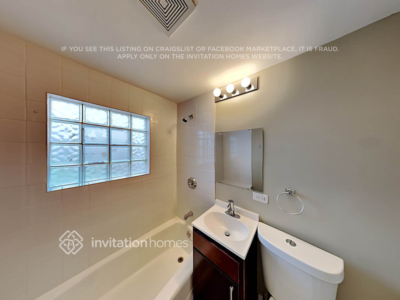 Building Photo - 4419 N Nagle Ave