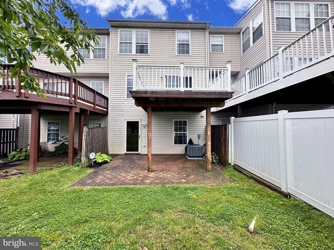 Building Photo - 2107 Mardic Dr