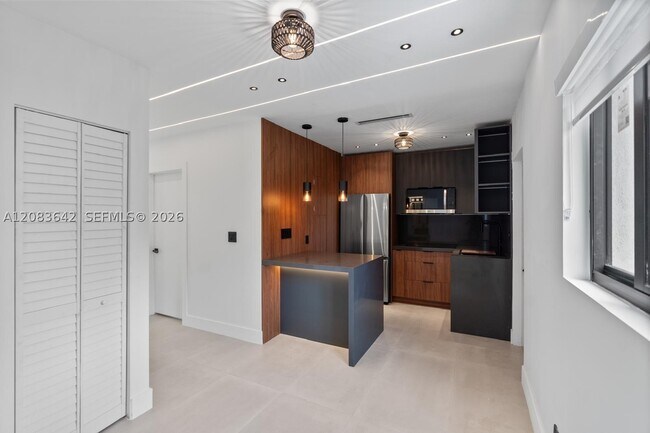Building Photo - 401 NW 81st St.