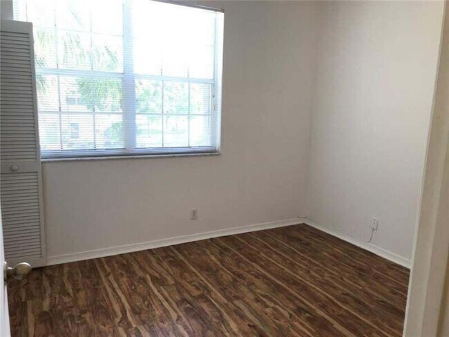 Building Photo - 11010 Conch Ct