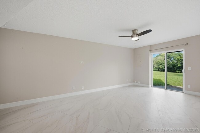 Building Photo - 1033 Goldenrod Rd