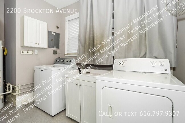 Building Photo - 2200 Brockton Ave