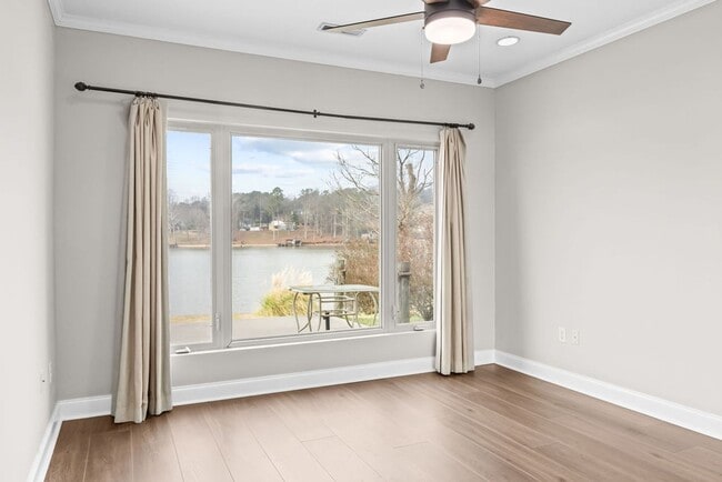 Building Photo - Riverside 2BR/2BA Cottage – Minutes from Downtown Knoxville