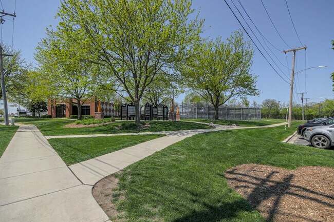 Building Photo - 839 Dunlop Ave