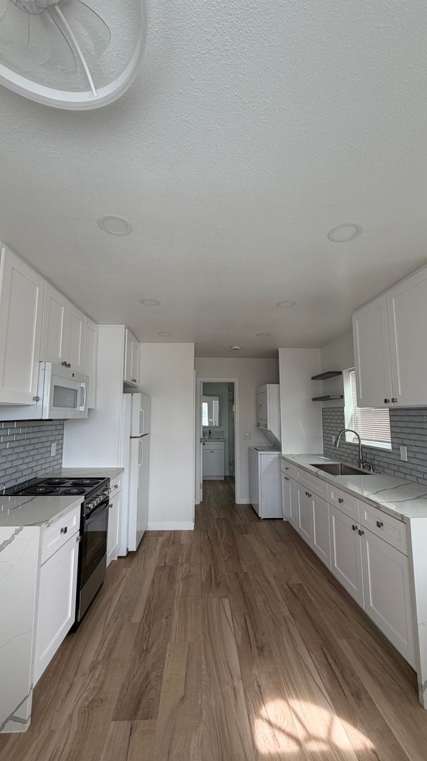 Building Photo - New ADU Build 1BR/1BA Available Now - $500.00 Off First Months Rent!!