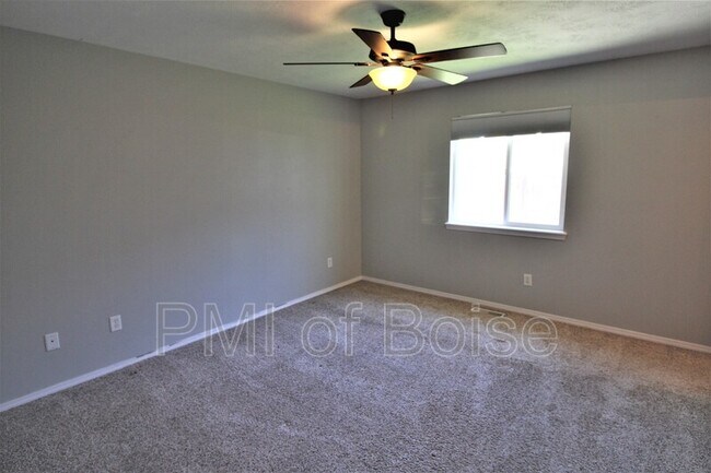 Building Photo - 306 Pietra Way
