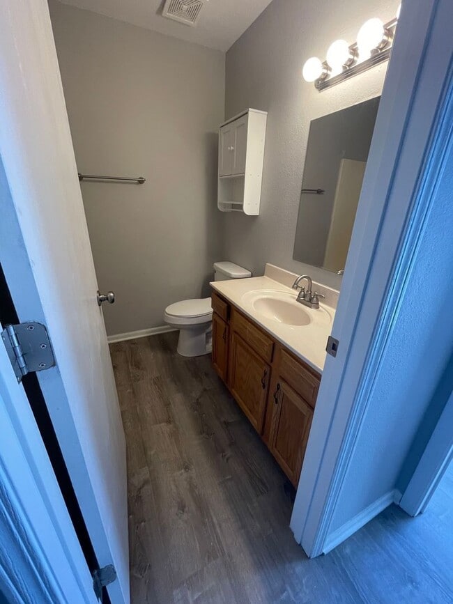 Building Photo - 655-657 W. Country Squire Ct.