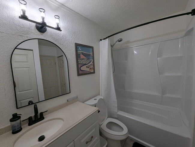 Building Photo - Available November 1, 2025 | A charming gr...