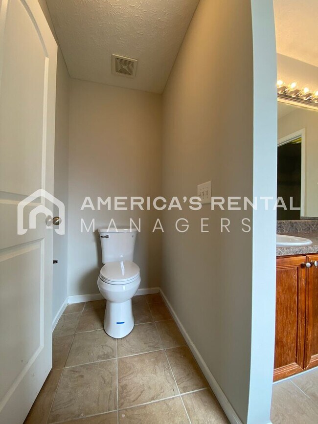 Building Photo - Home for Rent in Montgomery with Fenced in Backyard!!! New LVP Flooring! View with 48 Hours Notic...