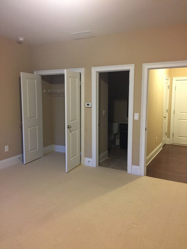 Building Photo - 210 Alderwood Point