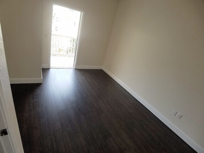 Building Photo - FOR RENT!!!  Beautiful Pool View Wood Floors Condo @ Park North Downtown Orlando!