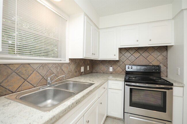 Building Photo - 4403 Omeara Dr