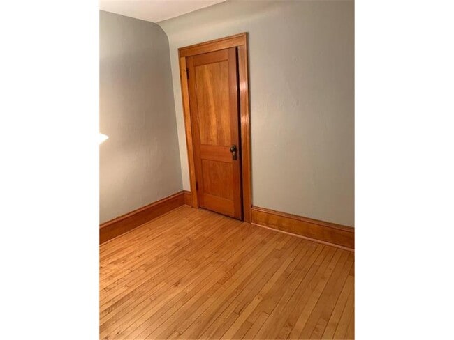 Building Photo - 522 View St