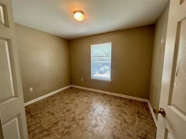 Building Photo - House for Rent