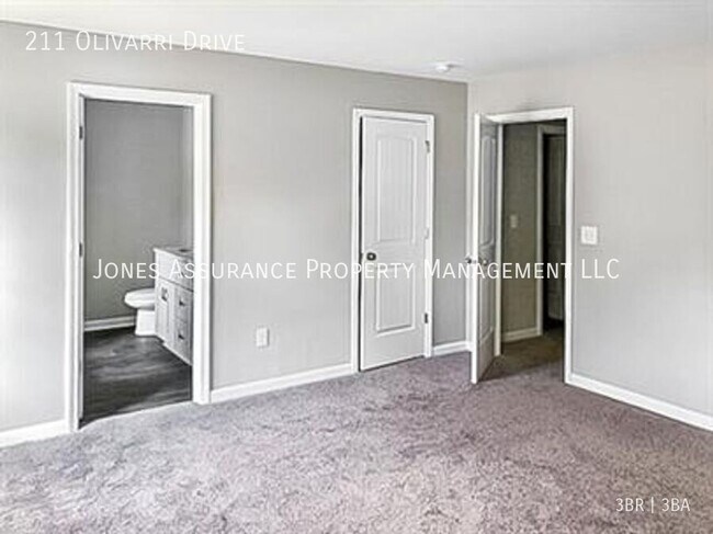 Building Photo - 211 Olivarri Dr