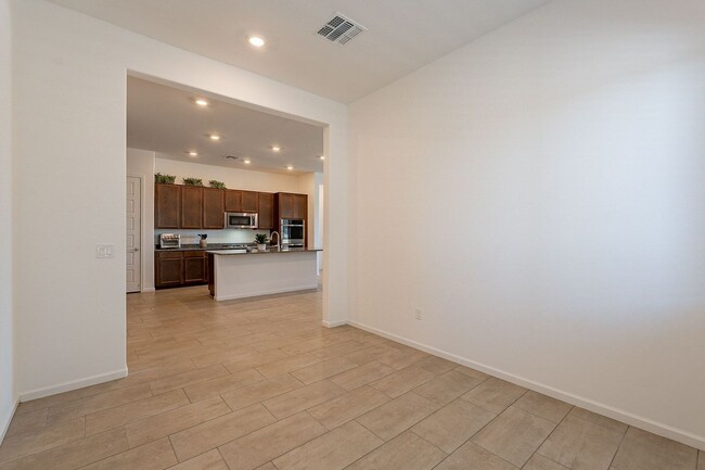 Building Photo - 12442 N Appling Ave