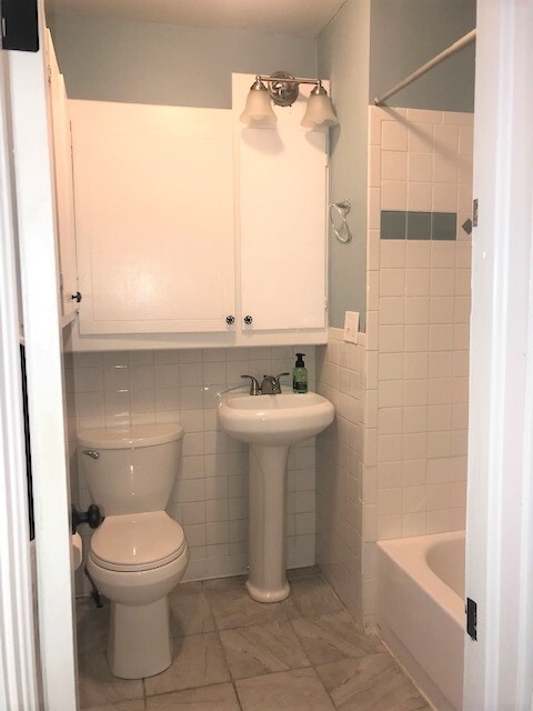 Building Photo - 1017 S Savage St