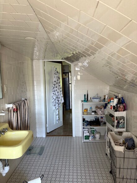 Building Photo - 65 Atherton St